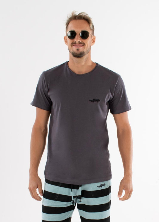nuffinz EBONY T-SHIRT PURE - whole outfit visible from the front - sustainable men's t shirts - dark grey